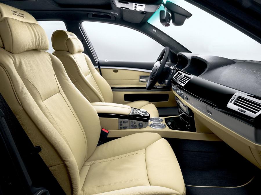  BMW 7-Series 30th Anniversary Limited Edition 2007 года  (фото 3 из 3)
